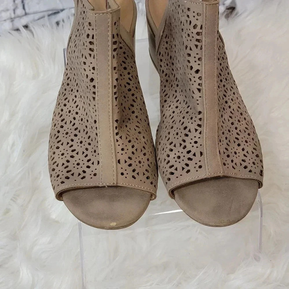 Coconuts Tan Sling Back Peep Toe Stacked Heel Velcro Sandals 8.5 - Picture 7 of 11